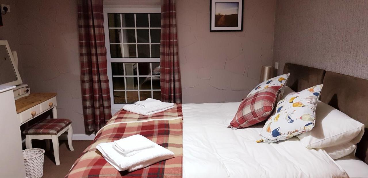The Cock Hotel Bronllys Экстерьер фото